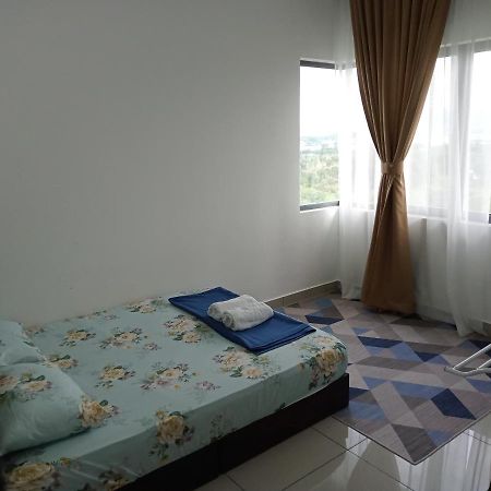 Fz Almyra Homestay كاجانغ المظهر الخارجي الصورة